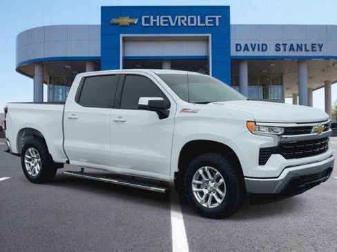 Used 2025 Chevrolet Silverado 1500 LT w/ Z71 Off-Road Package AWD/4WD image 2