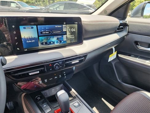 New 2025 Nissan Kicks SR image 11