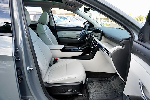 Certified 2026 Hyundai Tucson Limited FWD image 18