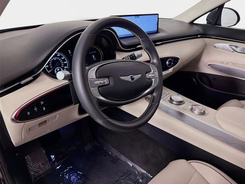 Certified 2024 Genesis GV70 2.5T w/ Advanced Package AWD/4WD image 9