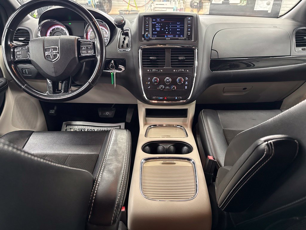 Used 2019 Dodge Grand Caravan SXT FWD image 15