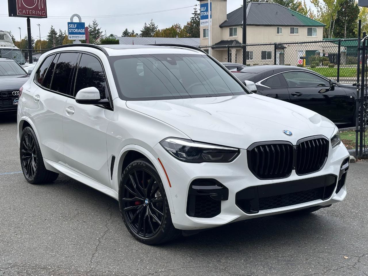Used 2022 BMW X5 xDrive40i w/ M Sport Package AWD/4WD image 38