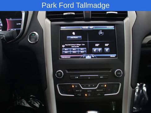 Used 2016 Ford Fusion SE w/ Equipment Group 202A image 17