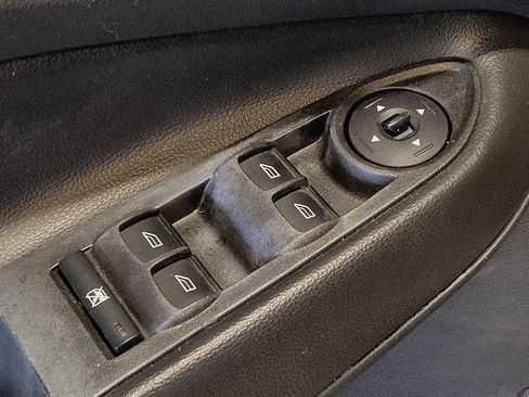 Used 2017 Ford Escape SE FWD image 27