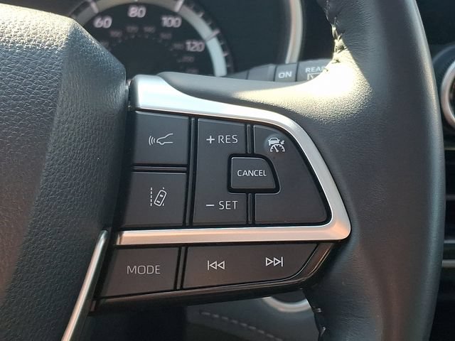 Used 2024 Toyota Highlander XLE FWD image 22