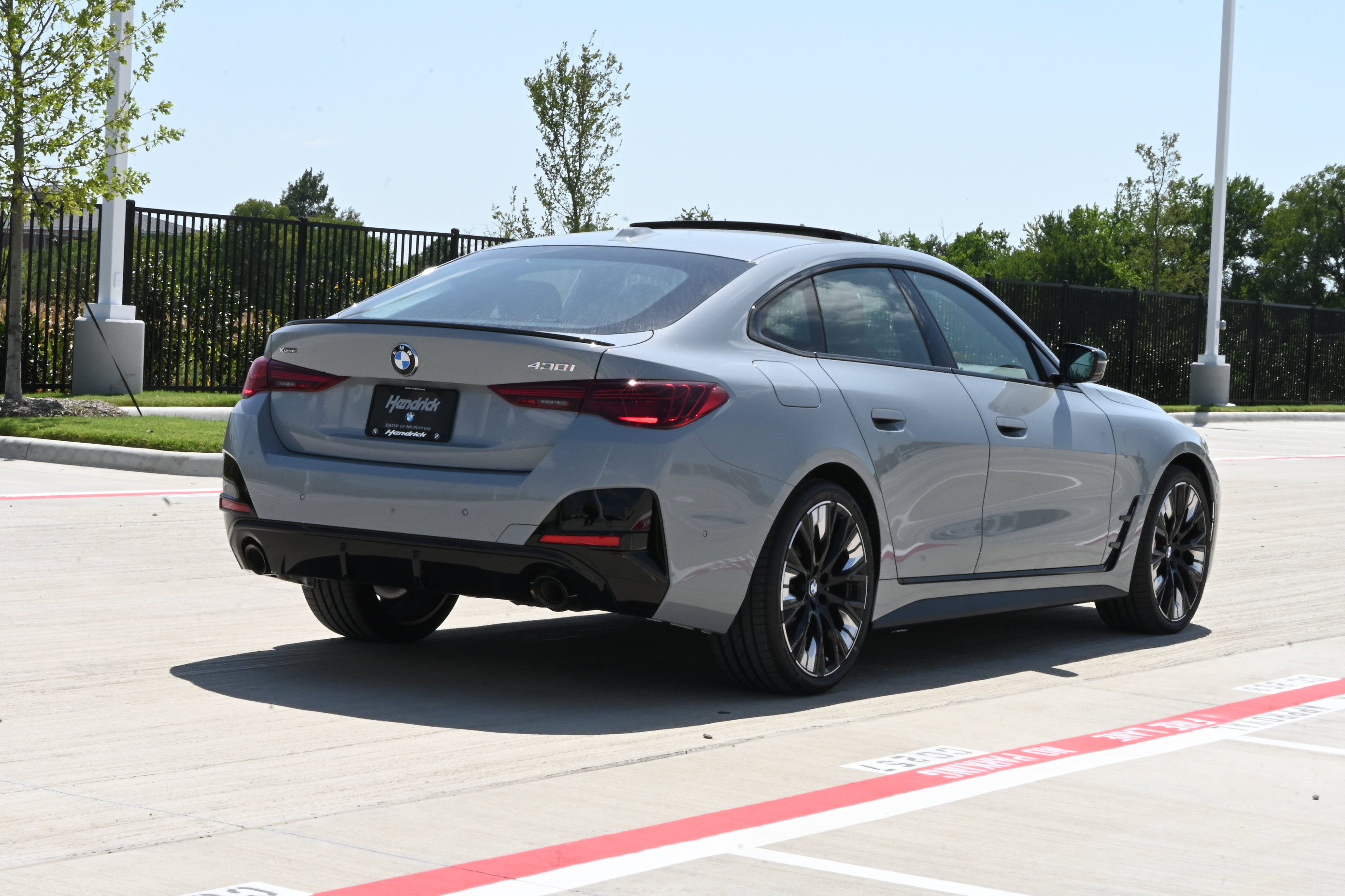 New 2026 BMW 430i xDrive w/ M Sport Package AWD/4WD image 8
