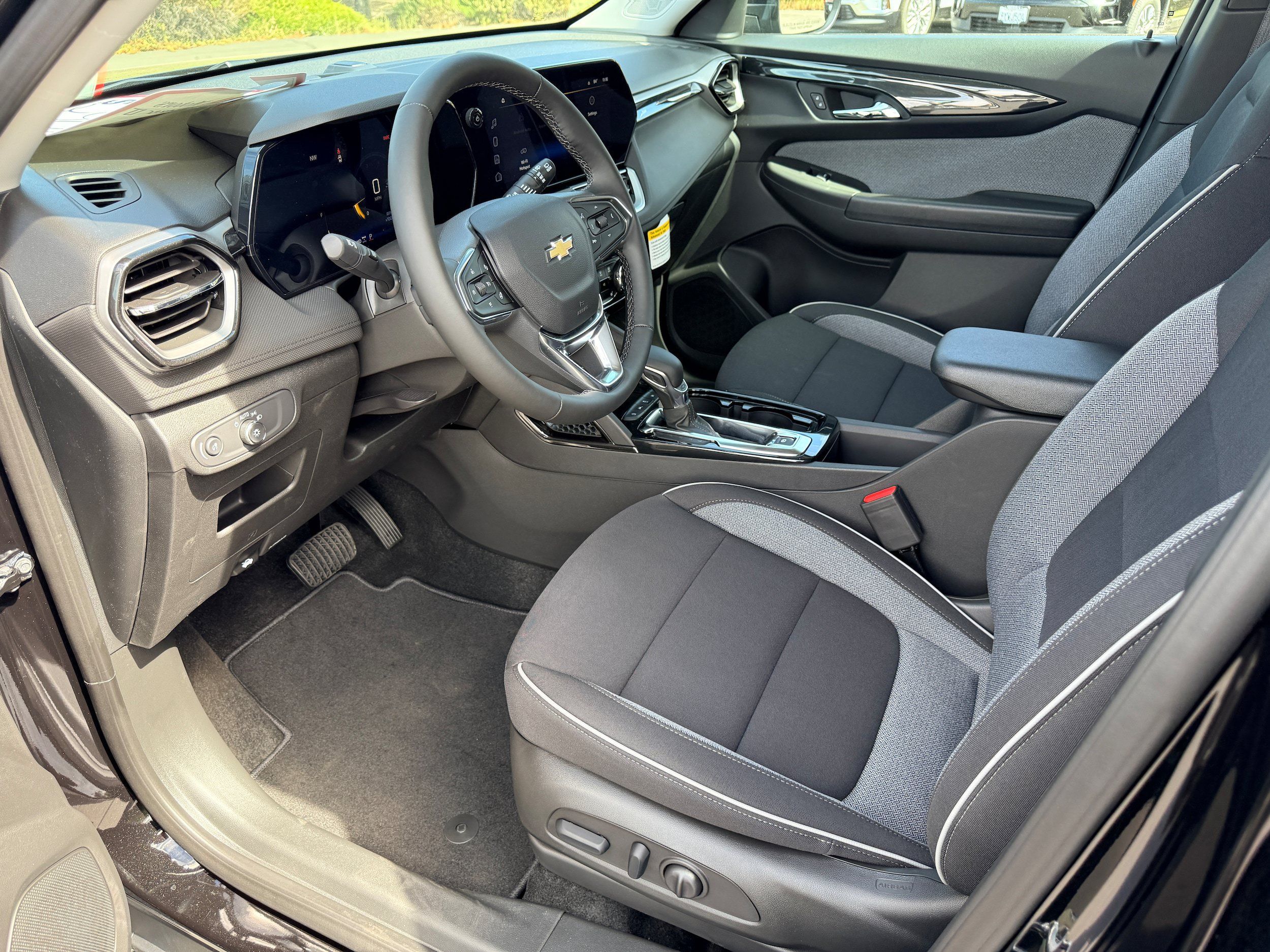 New 2026 Chevrolet TrailBlazer LT w/ Convenience Package AWD/4WD image 10
