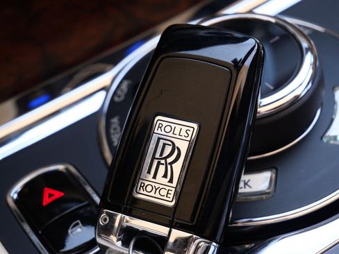 Used 2018 Rolls-Royce Dawn image 15