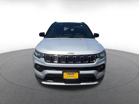 Used 2025 Jeep Compass Limited AWD/4WD image 4