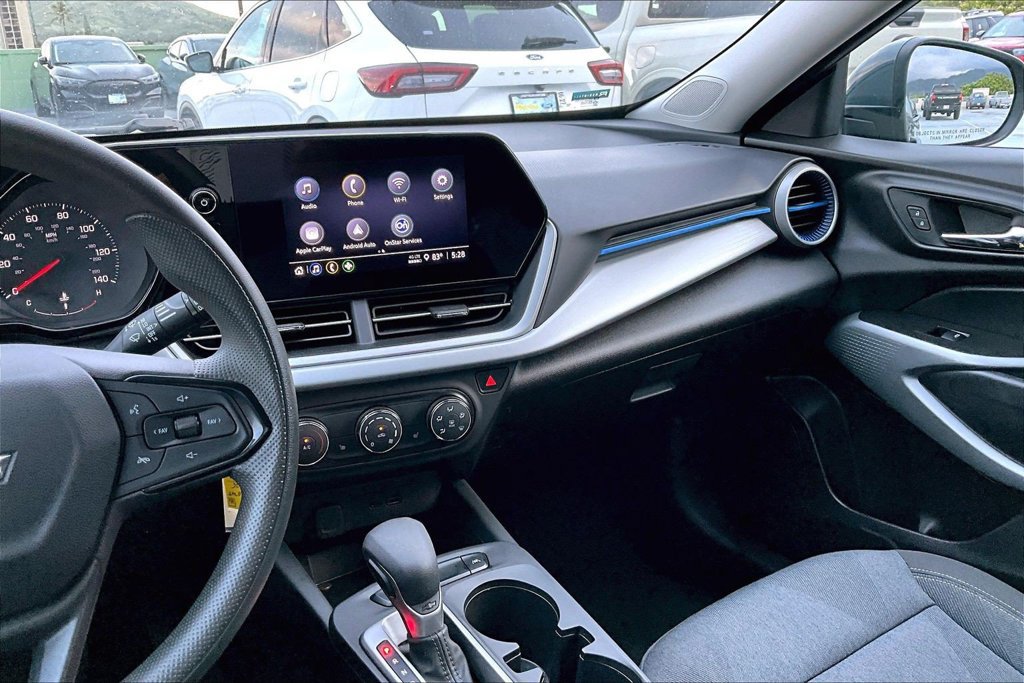 Used 2025 Chevrolet Trax LS w/ LS Convenience Package FWD image 6