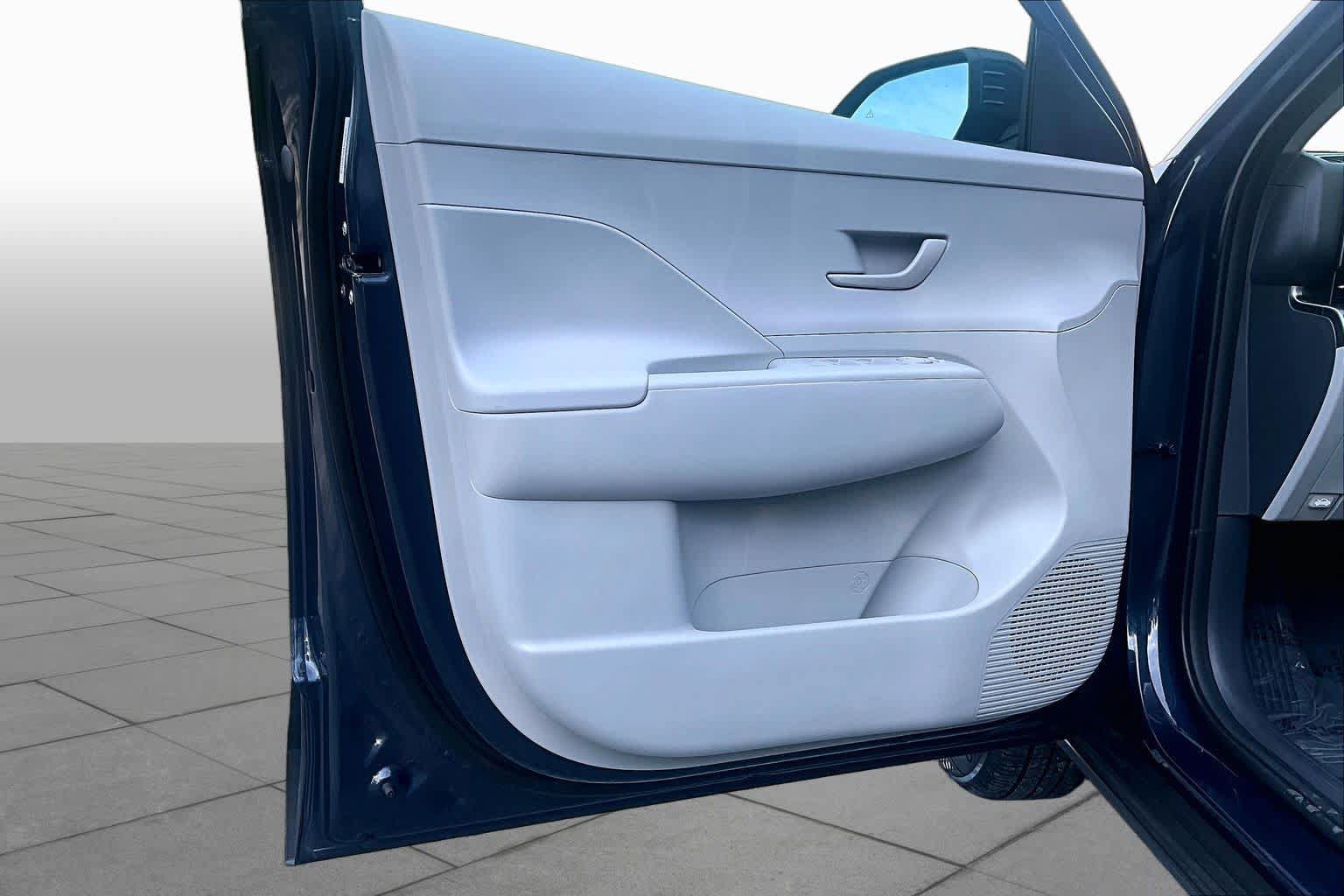 Used 2025 Hyundai Kona SE FWD image 22