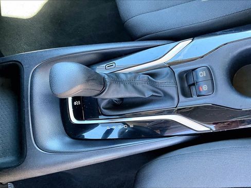 Used 2022 Toyota Corolla LE image 15