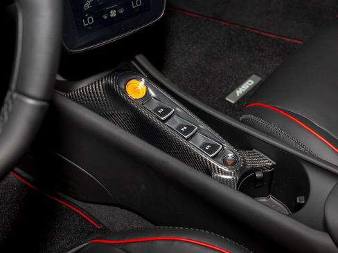 New 2025 McLaren Artura Spider image 30