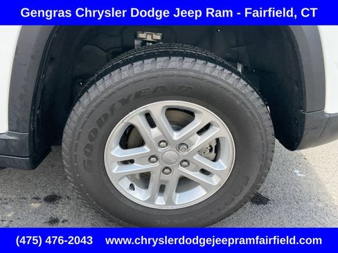 Certified 2023 Jeep Grand Cherokee Laredo w/ Luxury Tech Group I AWD/4WD image 11