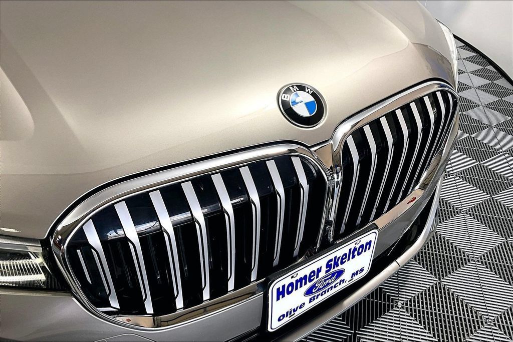 Used 2022 BMW 750i xDrive AWD/4WD image 30