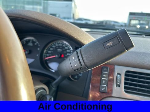 Used 2010 Chevrolet Silverado 1500 LTZ w/ White Diamond Tricoat Edition image 13