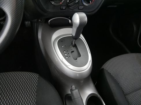 Used 2015 Nissan Juke S image 24