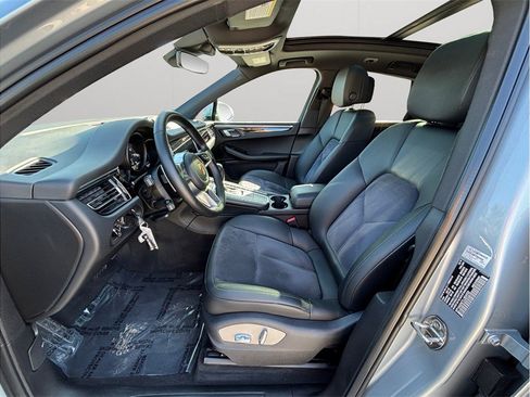Used 2020 Porsche Macan AWD/4WD image 2