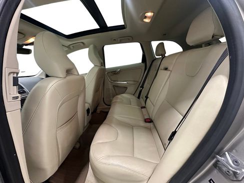 Used 2016 Volvo XC60 T6 w/ Proximity Package AWD/4WD image 11