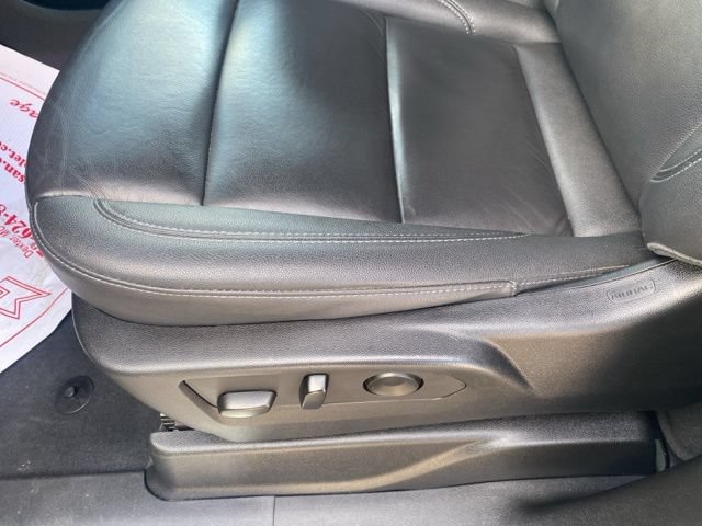 Used 2023 Chevrolet Suburban LT AWD/4WD image 18