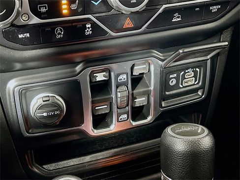 Used 2022 Jeep Gladiator Willys image 21
