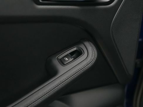 New 2026 Porsche Macan image 16