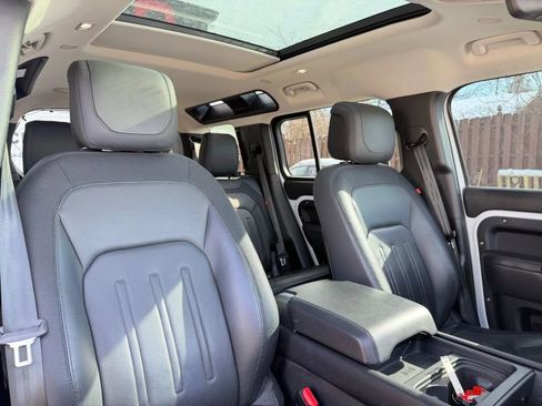 Used 2021 Land Rover Defender 110 X-Dynamic HSE image 32