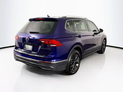 Used 2023 Volkswagen Tiguan SE w/ Panoramic Sunroof Package FWD image 9