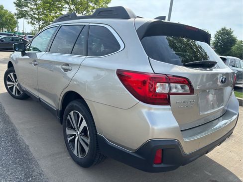 Used 2018 Subaru Outback 2.5i Limited AWD/4WD image 5