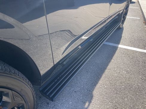 Used 2025 Cadillac Escalade ESV Sport Platinum image 12