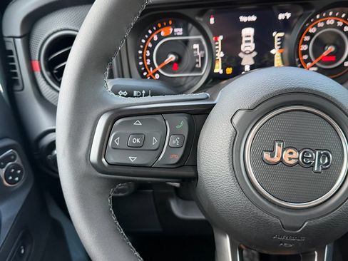 New 2026 Jeep Wrangler Unlimited Rubicon AWD/4WD image 18