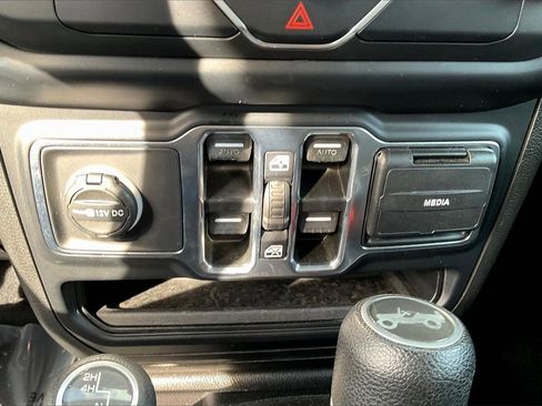 Used 2019 Jeep Wrangler Unlimited Sport S image 16