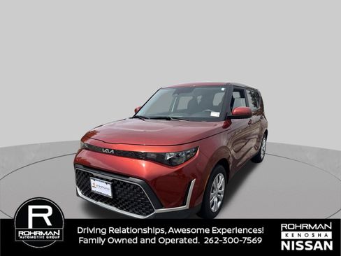Used 2023 Kia Soul LX FWD image 1
