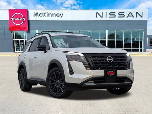 New 2026 Nissan Pathfinder SL image 1