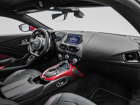 Used 2019 Aston Martin V8 Vantage Coupe RWD image 48