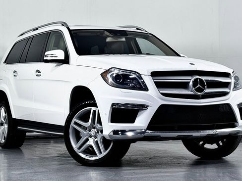 Used 2014 Mercedes-Benz GL 550 4MATIC image 2