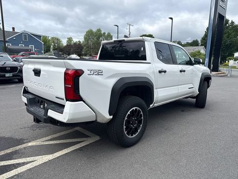 Used 2025 Toyota Tacoma TRD Off-Road w/ TRD Off Road Upgrade Package AWD/4WD image 5
