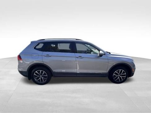 Used 2020 Volkswagen Tiguan SE FWD image 9