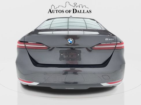 Used 2024 BMW 530i w/ Premium Package RWD image 10