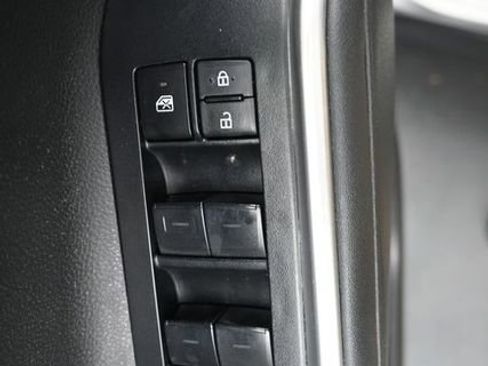 Used 2024 Toyota Highlander XSE image 12