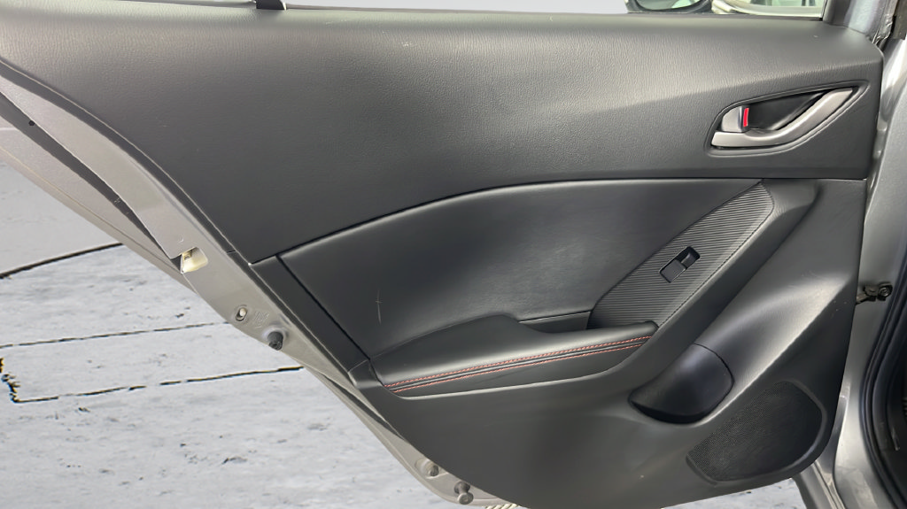 Used 2014 MAZDA MAZDA3 i Grand Touring FWD image 16