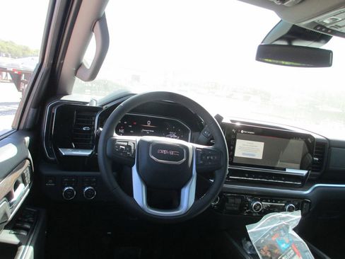 New 2026 GMC Sierra 3500 SLT w/ SLT Convenience Package AWD/4WD image 12