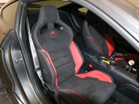 Used 2019 Ford Mustang Shelby GT350R w/ GT350R Equipment Group 920A RWD image 47