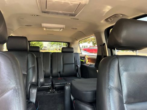 Used 2012 Cadillac Escalade ESV Luxury AWD/4WD image 26