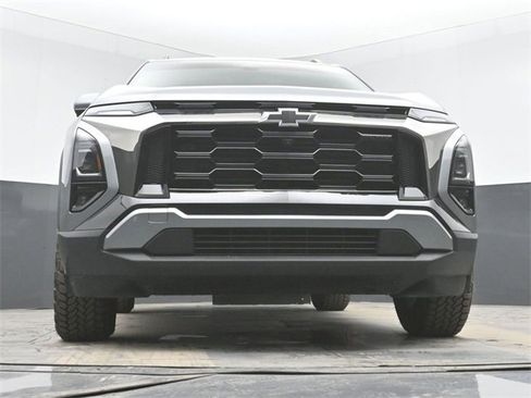 Used 2025 Chevrolet Equinox ACTIV w/ Safety and Technology Package image 43