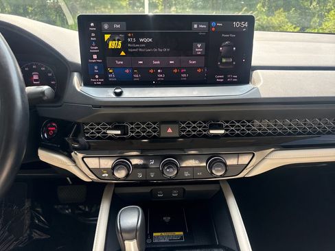 Used 2024 Honda Accord Touring image 18