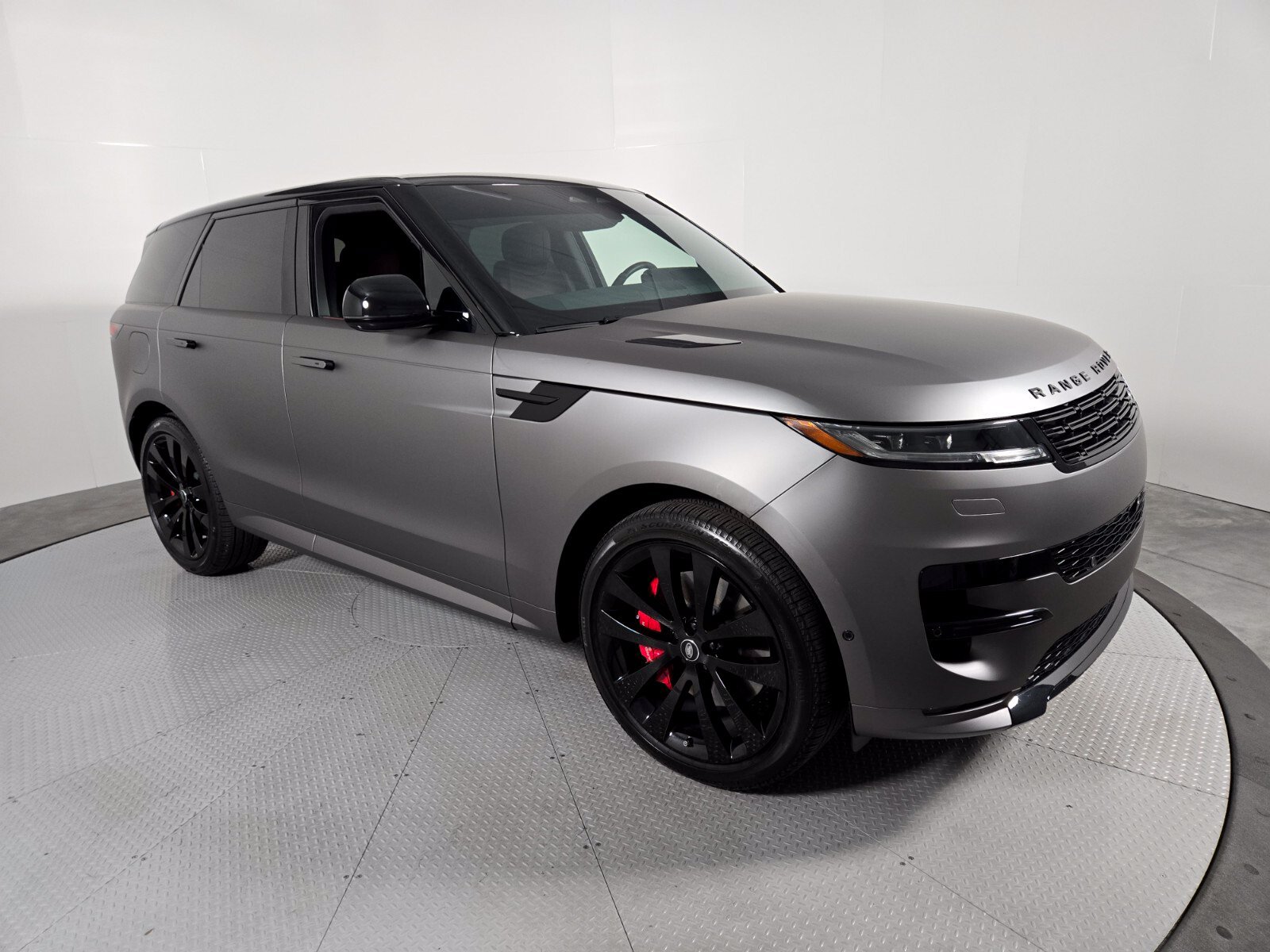 Used 2025 Land Rover Range Rover Sport Dynamic SE AWD/4WD image 16