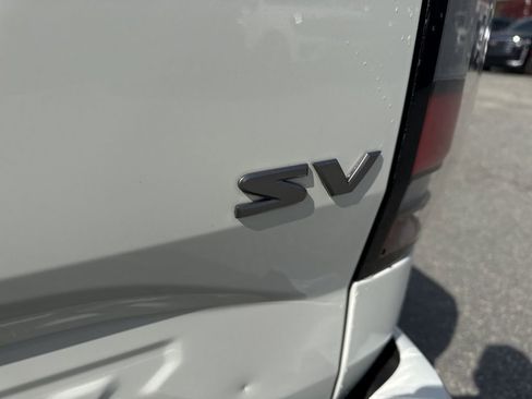 Used 2024 Nissan Frontier SV w/ SV Convenience Package image 27