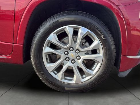 Used 2018 Chevrolet Traverse Premier w/ LPO, 'HIT The Road' Package AWD/4WD image 8