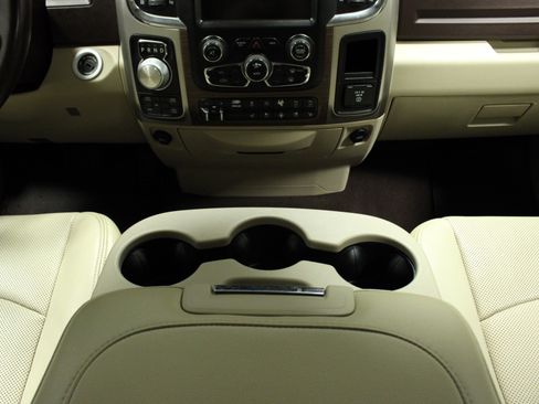 Used 2017 RAM 1500 Laramie image 20